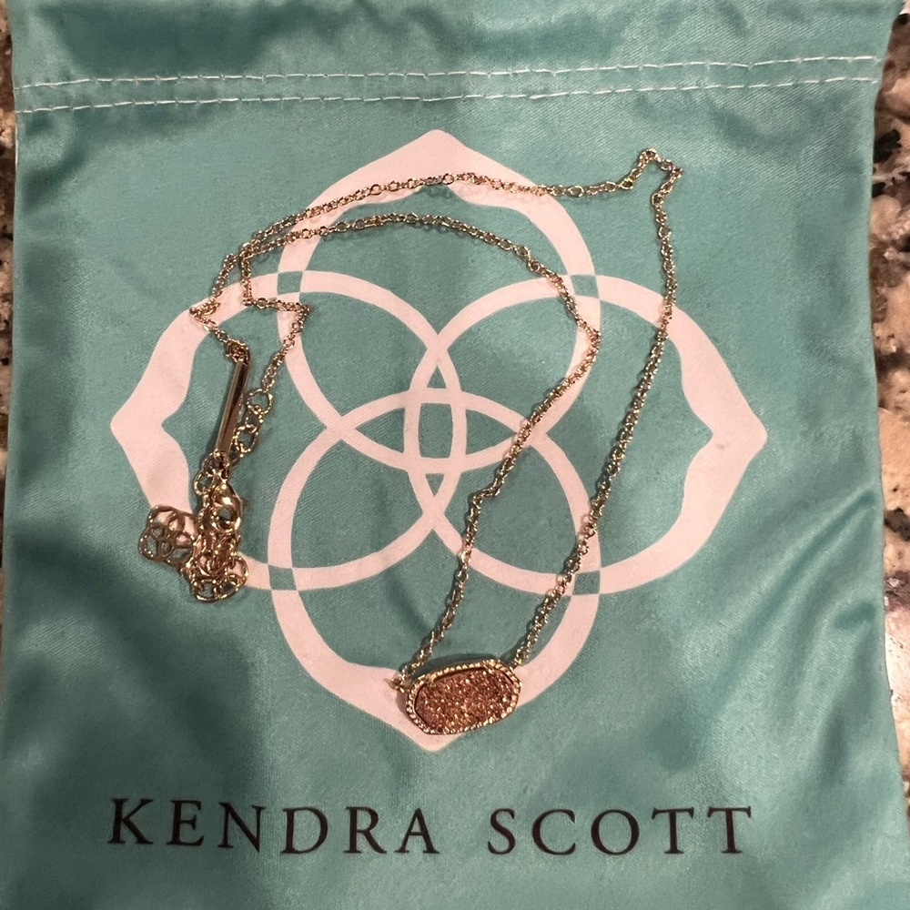 Kendra Scott Elisa Gold Pendant Necklace in Gold Drusy